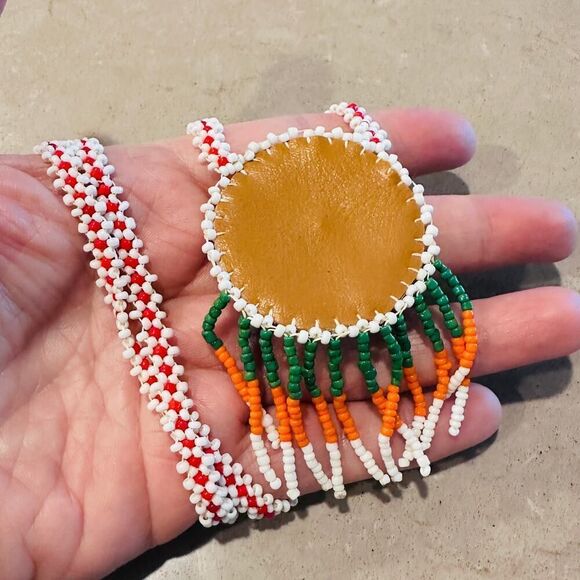 Hand-Beaded Authentic Native American Red Star Medallion Leather Necklace - Picture 3 of 4
